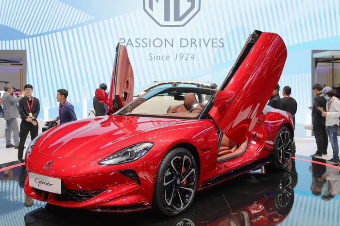 MG Cyberster tampil memukau di Thailand Motor Expo 2023.
