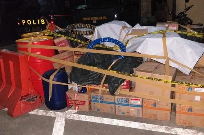 Barang bukti yang disita dari bengkel tersangka