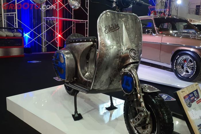 Disulap bertenaga listrik Vespa klasik 2-tak ini tak lagi ngebul dan berisik. 