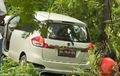 Suzuki Ertiga Berhenti di Semak-semak, Dua Penumpang Diamankan Warga