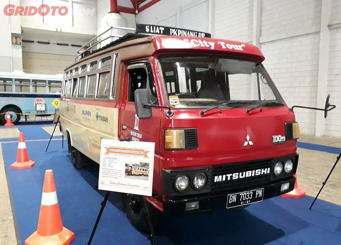 Bus kayu Bangka, Mitsubishi Colt Diesel 100 PS, tahun 1987
