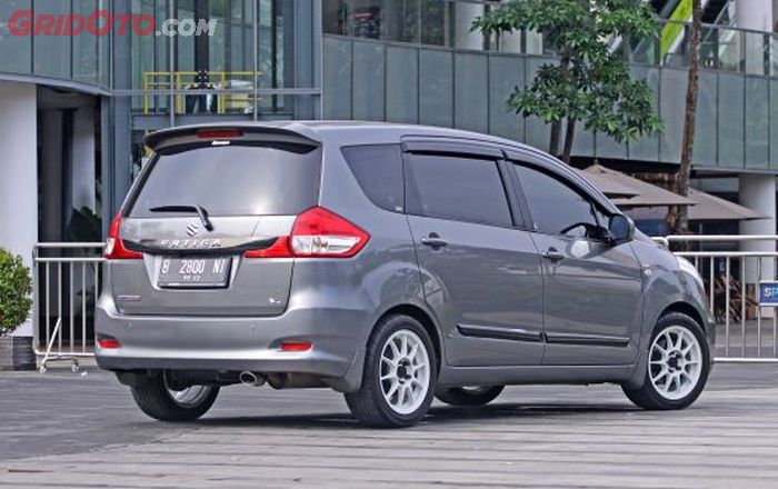 Modifikasi Suzuki Ertiga GL Bonny, tampak belakang