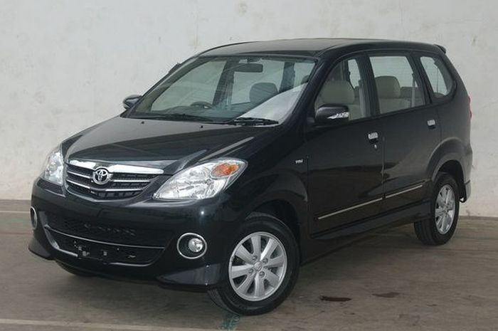 Kisaran harga Toyota Avanza tahun 2004 sampai 2006 seken.