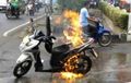Jangan Kelabakan, Ini Lima Langkah Yang Harus Dilakukan Saat Lihat Motor Terbakar