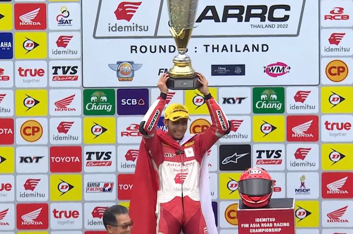 Andi Gilang berhasil jadi Juara Asia SS600 setelah menang secara dramatis Hasil Race 2 SS600 ARRC Thailand 2022