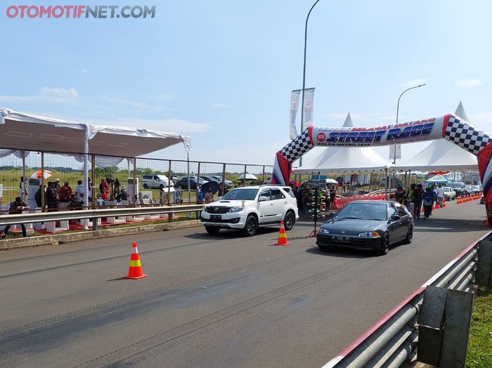 Street Race Polda Metro Jaya juga memiliki kelas baru untuk roda empat. 