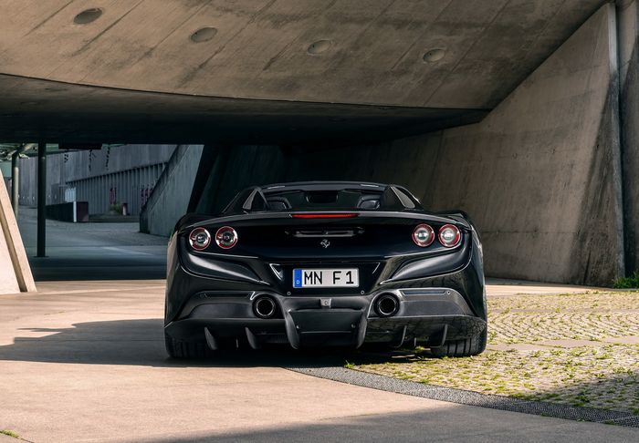 Tampilan belakang modifikasi Ferrari F8 Spider garapan Novitec, Jerman
