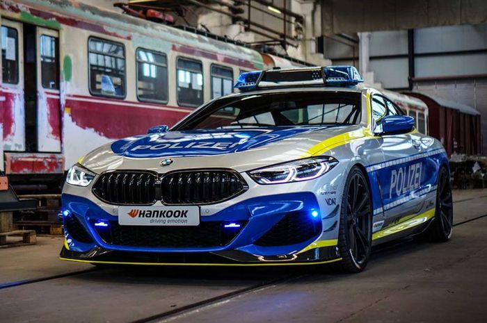 Modifikasi BMW M850i jadi mobil polisi keren hasil garapn AC Schnitzer