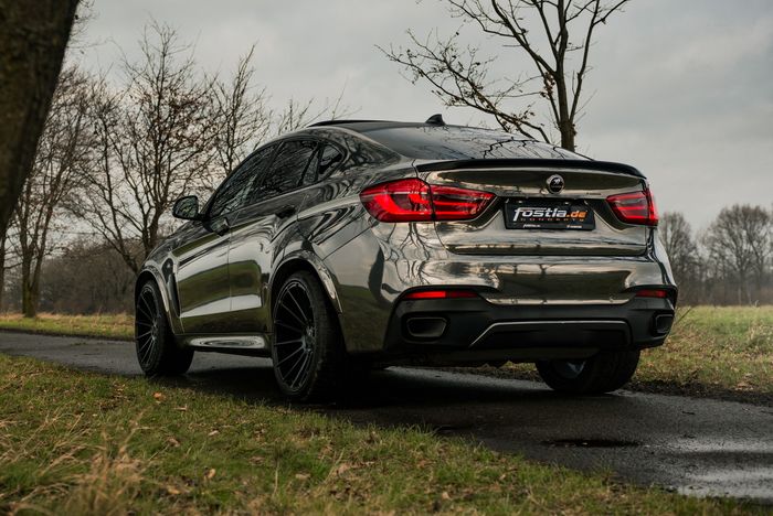 BMW X6 pakai kelir black chrome