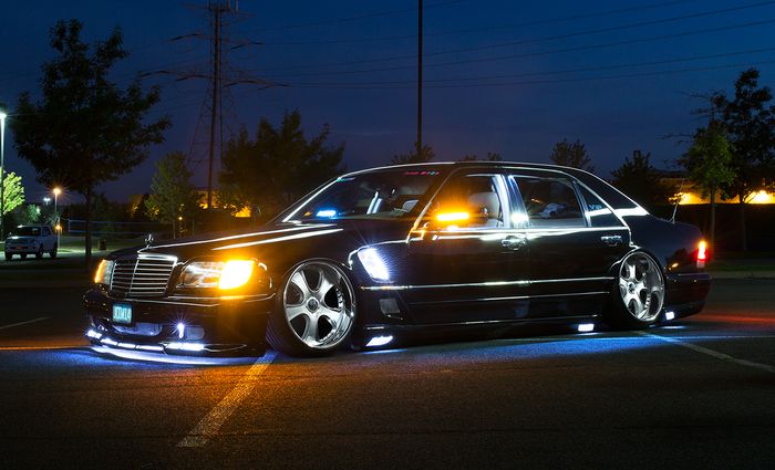 Lampu LED di beberapa titik pada Mercy S500