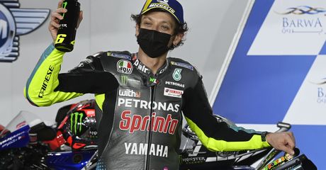 Bos Tim Avintia Ducati, Ruben Xaus Bingung Dengan Performa Valentino Rossi dan Tim Petronas Yamaha