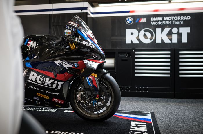 Ilustrasi motor balap BMW di ajang WSBK
