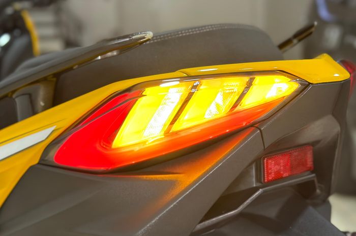 Lampu Stop JPA Tipe Genesis, Bikin Tampilan XMAX Old Jadi Makin Sporty