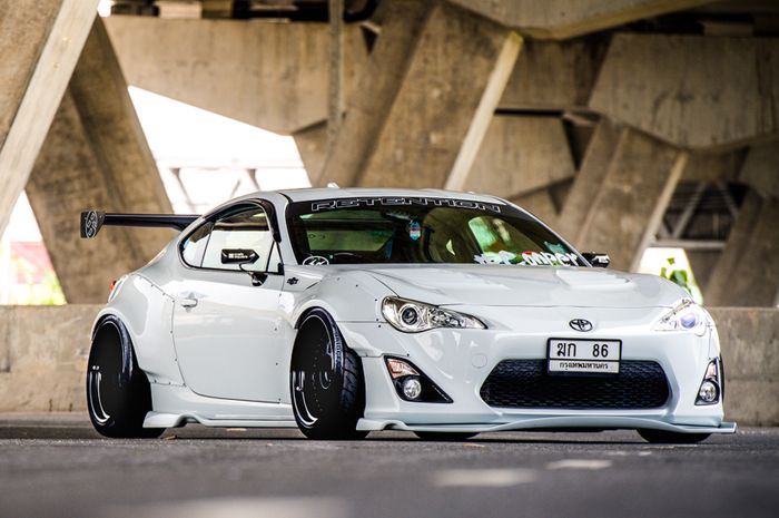 Modifikasi Toyota 86 asal Thailand tampil sangar pakai wide body kit custom ala Rocket Bunny