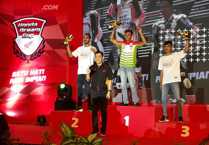 Juara Honda Dream Cup 2018 kelas tune up pemula