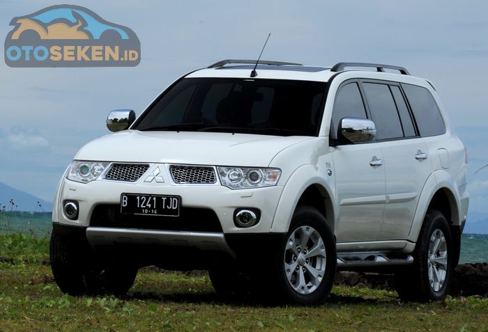 Mitsubishi Pajero Sport EXCEED 4x2 AT 