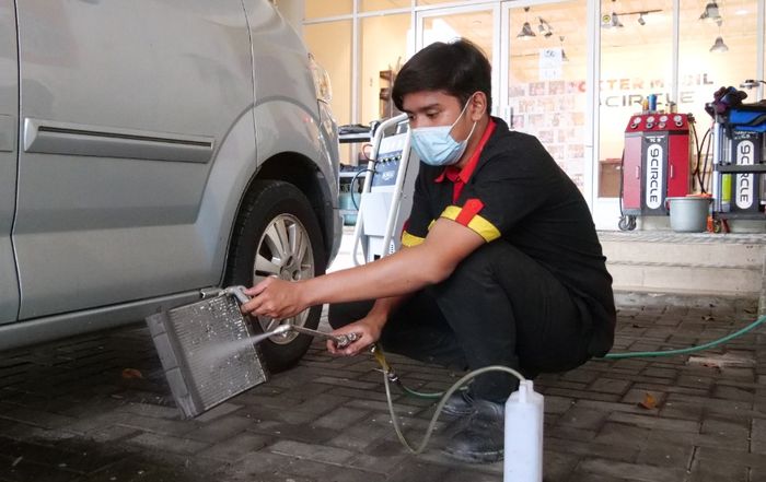 Cuci evaporator di Dokter Mobil