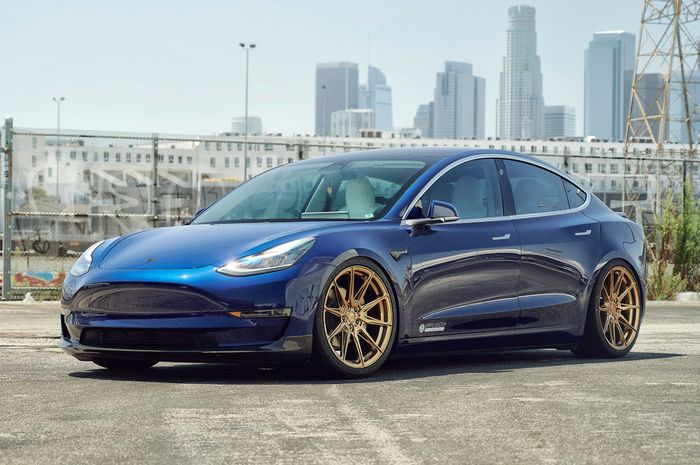 Modifikasi Tesla Model 3 hasil garapan Unplugged Performance
