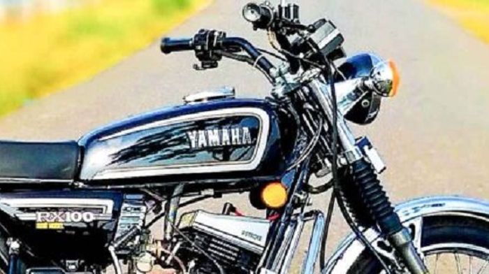 penampakan motor 2-tak legendaris Yamaha RX100.