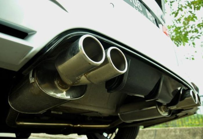 Hingga knalpot pun tak luput dimodifikasi untuk mendukung tampilan sporty
