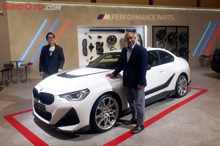 BMW 220i M Sport tampil gaya dan makin sporty pakai part M Performance di GIIAS 2022
