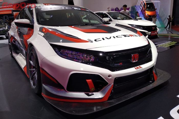 Honda Civic TCR dengan orientasi balap