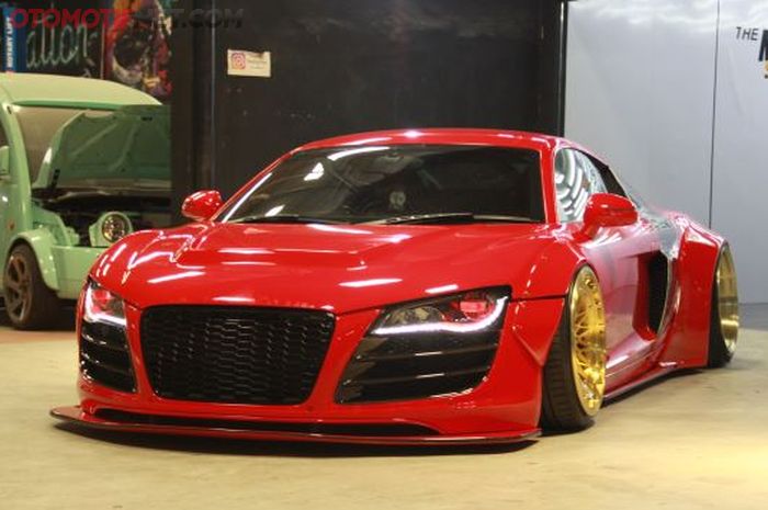 Modifikasi Audi R8 2012 milik Gading Marten