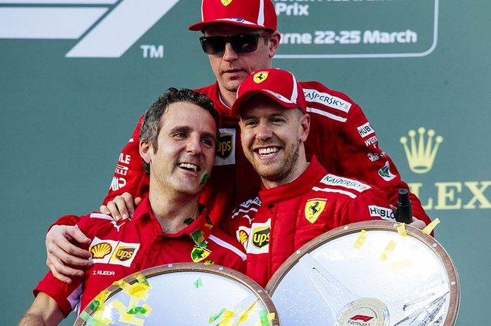 Sebastian Vettel (kanan) membuka lembaran kompetisi 2018 dengan kemenangan di GP F1 Australia