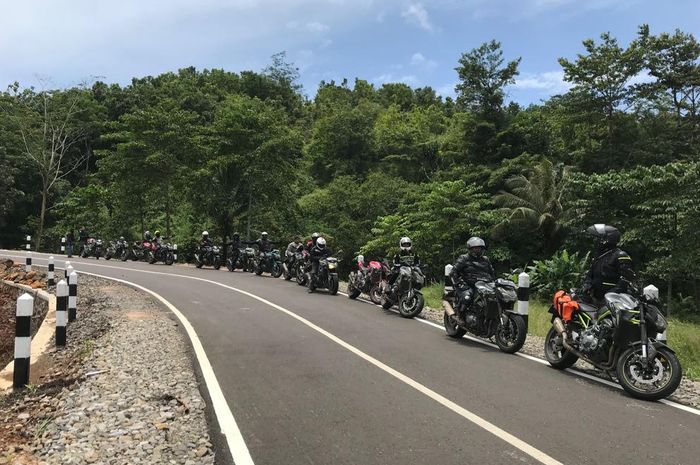 Touring Komunitas Z900 Indonesia