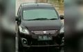 Suzuki Ertiga 'Nyelam' Banjir Setinggi Kap Mesin, Sampai Atas Air Mengucur