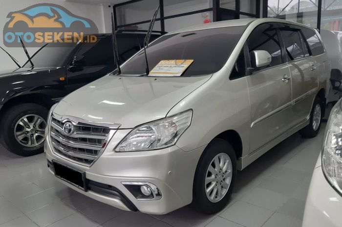 Kisaran harga dan spesifikasi Toyota Kijang Innova V Diesel tahun 2014.