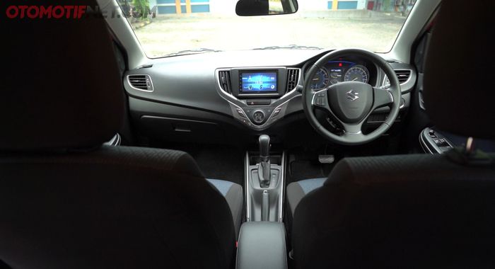 Interior Suzuki Baleno Hatcback AT