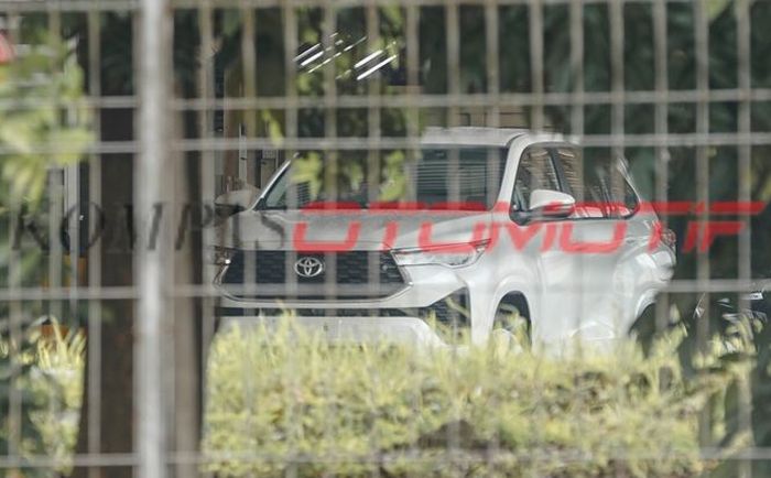 Penampakan Toyota Innova Hybrid(KOMPAS.com/OTOMOTIF)