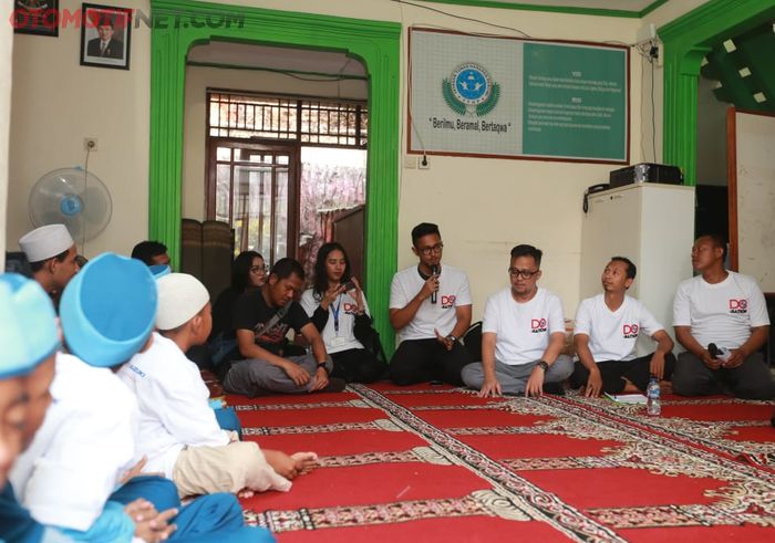 Panti pertama yang dikunjungi adalah Yayasan Tunas Harapan Pertiwi di Bekasi, Jabar