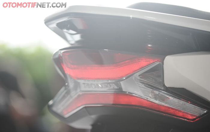 Honda All New PCX  lampu belakang LED