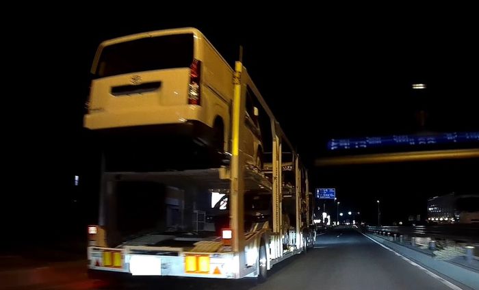 Desain buritan Toyota Hiace baru