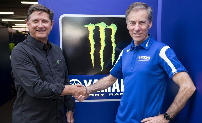 Managing director Yamaha Motor Racing, Lin Jarvis dan Chairman and Co-CEO of Monster Energy Company, Rodney Sacks sepakat memperpanjang kerja sama mereka