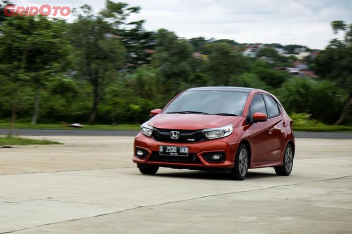 Simulasi kredit Honda Brio dengan tenor tiga tahun