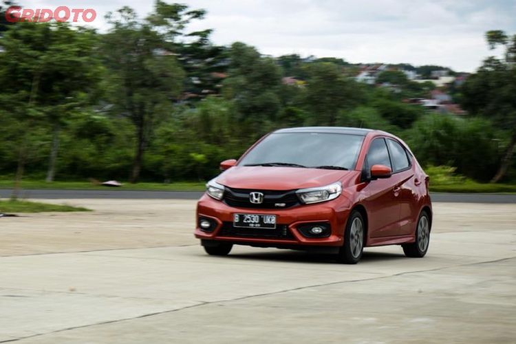 Mau Beli Honda Brio Secara Kredit? Modal DP Rp 70 Juta ...