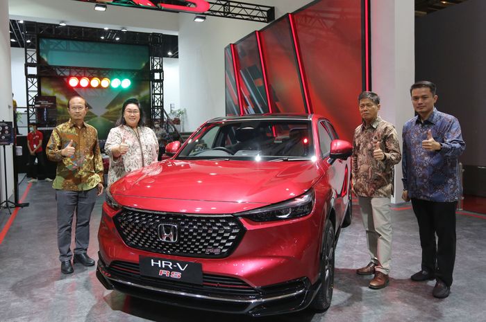 Manajemen Honda Jakarta Center dan Honda Prospect Motor di IIMS 2023 