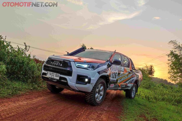 Modifikasi Toyota Hilux GR Sport untuk Rally Raid