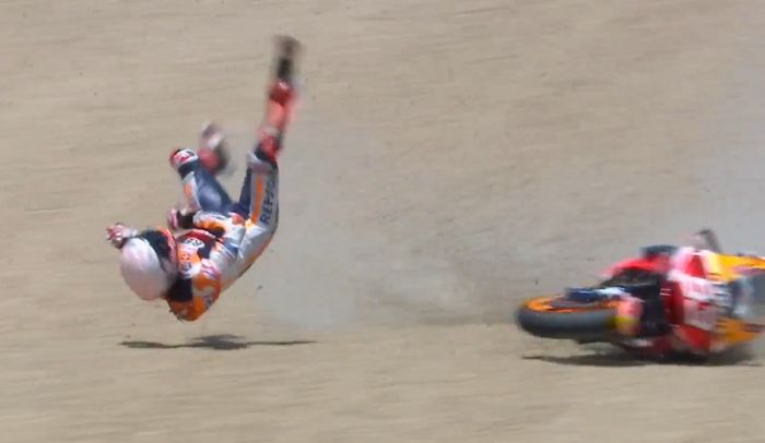 Marc Marquez akhirnya keluar balapan MotoGP Spanyol usai mengalami highside crash