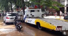 Kenapa Mobil Matic Mogok Harus Dibawa Pakai Derek Gendong? Ini Alasannya