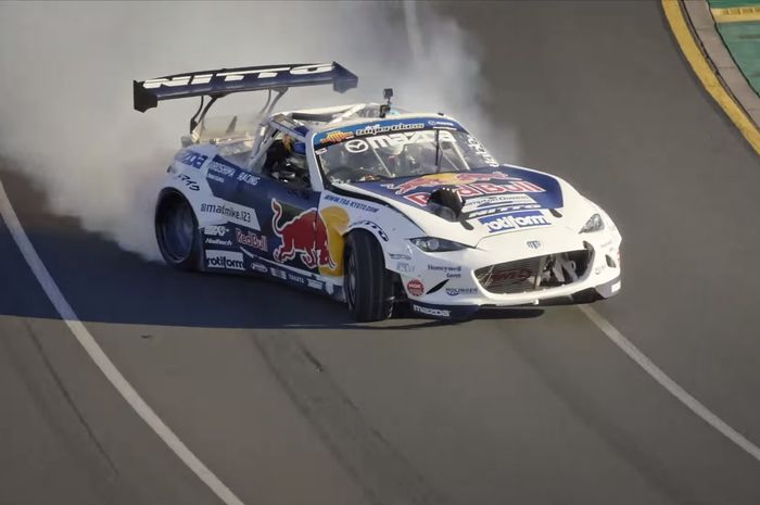 Daniel Ricciardo menaiki Mazda MX5 bertenaga 1.200 dk