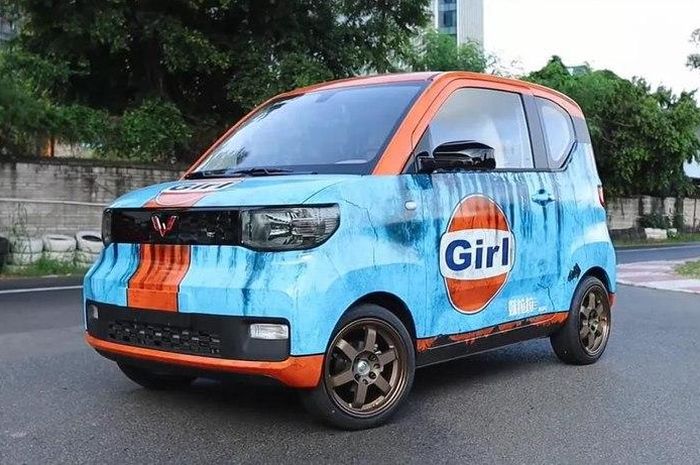 Modifikasi Wuling Hong Guang Mini EV tampil racing adopsi livery Gulf Racing