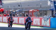 Race 2 WorldSBK Spanyol 2021 - Toprak Razgatlioglu Sapu Bersih Setelah Menang Duel dengan Scott Redding