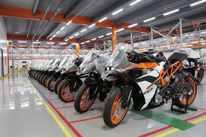 Ilustrasi line produksi di pabrik KTM
