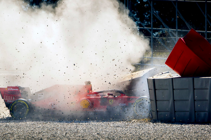 Sebastian Vettel crash di hari kedua tes pramusim F1 2019 di Barcelona yang ke-2