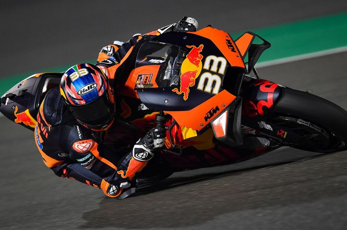 Meski berstatus sebagai pembalap debutan, Pol Espargaro memperingatkan Brad Binder untuk bekerja keras di MotoGP 2020