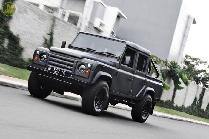 Modifikasi Land Rover Defender XS110 Double Cabin Pick Up Chelsea Wide Track